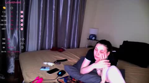 Snapshot of katherine__ross chatting on February 20, 10:43 pm katherine__ross online show from February 20, 10:43 pm