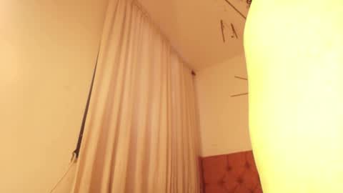 Katherine  online show from December 18, 8:04 pm