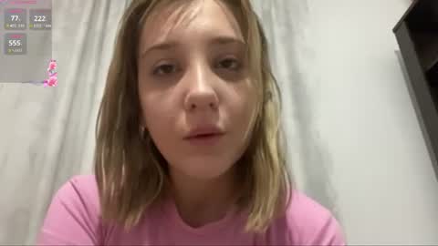 Snapshot of kathrinekiening chatting on June 16, 7:49 pm Jessie online show from June 16, 7:49 pm