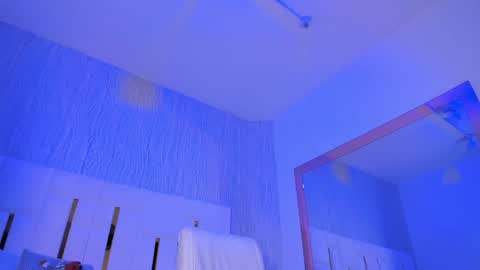 Snapshot of kathy18_ chatting on December 19, 3:07 am Kathy online show from December 19, 3:07 am