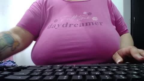Snapshot of kathybigboobsbbw_ chatting on December 31, 8:34 pm kathybigboobsbbw_ online show from December 31, 8:34 pm