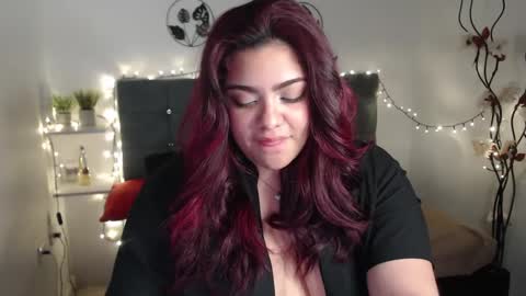 kathygonzalez_ online show from January 19, 9:22 am