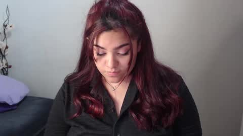 kathygonzalez_ online show from February 14, 5:03 pm