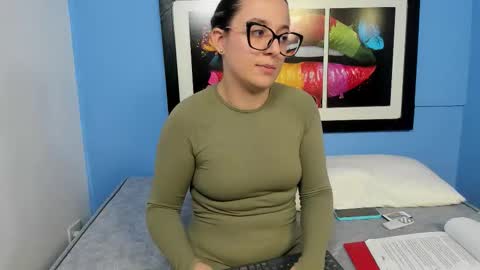 Khaterine online show from October 28, 8:33 pm