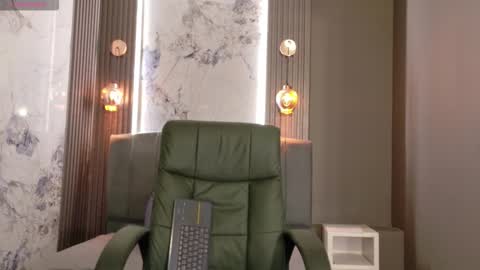 Snapshot of katia_green chatting on October 13, 11:10 am Katia online show from October 13, 11:10 am