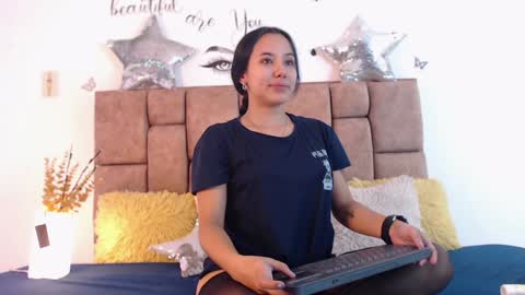 Snapshot of katiacuper chatting on January 23, 3:54 pm Katia Cuper online show from January 23, 3:54 pm