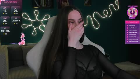 Snapshot of katie_taylorr chatting on April 7, 1:06 am Katie online show from April 7, 1:06 am