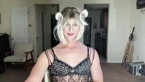 Snapshot of katiebabykitty chatting on April 20, 2:31 pm katiebabykitty online show from April 20, 2:31 pm