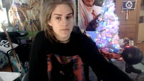 Snapshot of katiecutie_5 chatting on December 25, 4:01 am Katie online show from December 25, 4:01 am