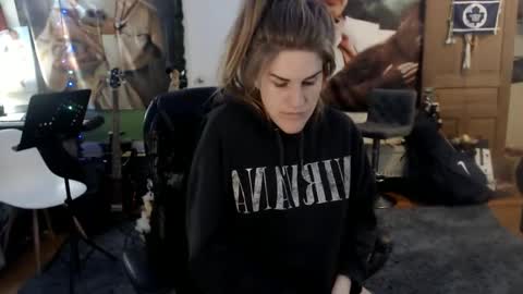 Snapshot of katiecutie_5 chatting on February 13, 3:39 am Katie online show from February 13, 3:39 am