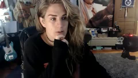 Snapshot of katiecutie_5 chatting on October 22, 5:08 am Katie online show from October 22, 5:08 am