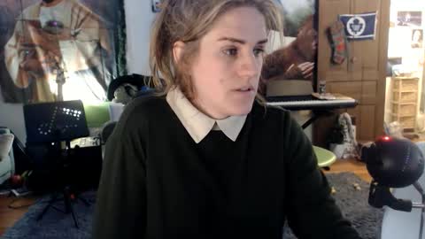 Snapshot of katiecutie_5 chatting on February 16, 6:31 am Katie online show from February 16, 6:31 am