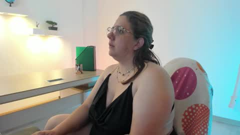 Katherine online show from September 27, 1:05 pm