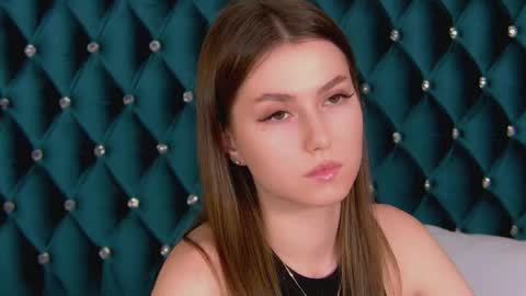 katiereeves online show from October 21, 5:24 pm