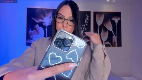 Kate Stonne online show from January 17, 11:15 am