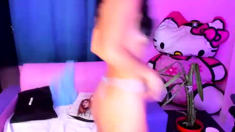 Snapshot of katiuska_doll_squirt chatting on June 23, 12:47 pm katiuska_doll_squirt online show from June 23, 12:47 pm