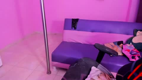 Snapshot of katiuska_doll_squirt chatting on July 25, 12:25 pm katiuska_doll_squirt online show from July 25, 12:25 pm