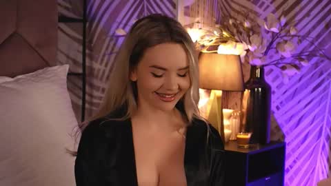 KatJolie online show from November 25, 9:15 pm