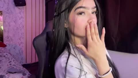 Snapshot of katleen_v chatting on February 14, 5:04 am Katleen. online show from February 14, 5:04 am