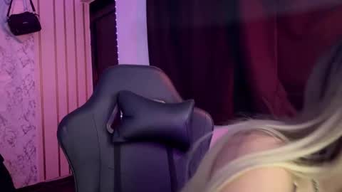 Snapshot of katleen_v chatting on March 3, 3:23 am Katleen. online show from March 3, 3:23 am