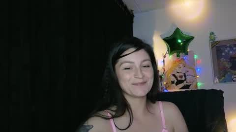 Snapshot of katlopez19 chatting on December 17, 11:55 pm katalina online show from December 17, 11:55 pm