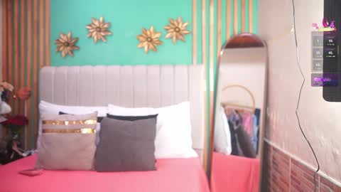 K A T L Y N  online show from December 3, 7:01 pm