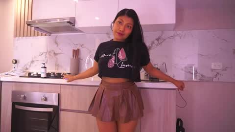 Follow me on instagram and twitter as correaktnees online show from February 10, 8:18 am