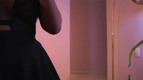 Follow me on instagram and twitter as correaktnees online show from April 6, 6:58 am