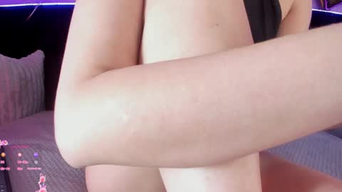 .... Katniss .... online show from December 5, 5:05 am