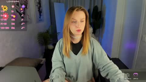 Katrina Bail online show from April 8, 1:16 am