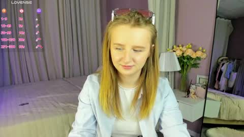 Snapshot of katrina_bail chatting on June 4, 1:11 am Katrina Bail online show from June 4, 1:11 am