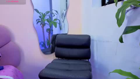 Snapshot of katrina_blaze chatting on June 25, 5:12 am katrina_blaze online show from June 25, 5:12 am