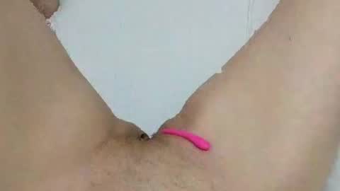 Snapshot of katrinna_arinna chatting on December 27, 1:22 am katrina dont forget to give me thumbs up online show from December 27, 1:22 am