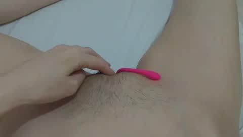 Snapshot of katrinna_arinna chatting on January 19, 1:53 am katrina dont forget to give me thumbs up online show from January 19, 1:53 am