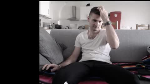 Snapshot of katsufr chatting on October 24, 9:49 am demyx online show from October 24, 9:49 am