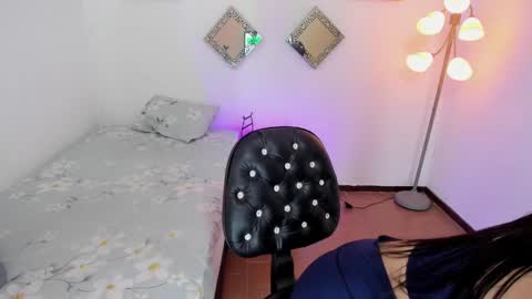 Snapshot of katta_c chatting on March 10, 8:34 pm katta_c online show from March 10, 8:34 pm