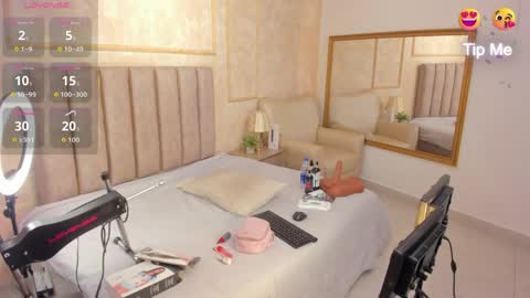 Snapshot of kattejordan chatting on May 14, 11:22 pm Katerine online show from May 14, 11:22 pm