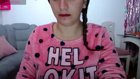 Snapshot of kattie_love chatting on March 12, 7:46 am kattie online show from March 12, 7:46 am