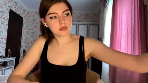 Molly online show from June 1, 11:01 am