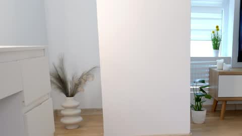 Katty Perry online show from April 9, 2:11 pm