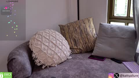 Snapshot of kattyallure chatting on December 6, 9:35 pm Katty online show from December 6, 9:35 pm