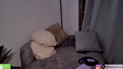 Snapshot of kattyallure chatting on December 7, 11:12 pm Katty online show from December 7, 11:12 pm