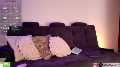 Snapshot of kattyallure chatting on February 20, 11:21 pm Katty online show from February 20, 11:21 pm