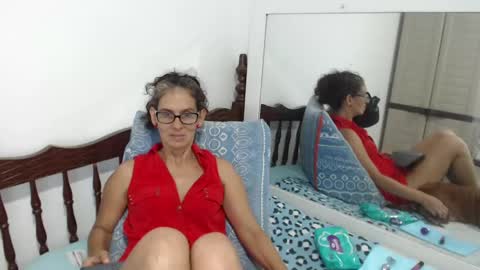 Snapshot of kattydirty144 chatting on December 28, 5:46 pm angel online show from December 28, 5:46 pm