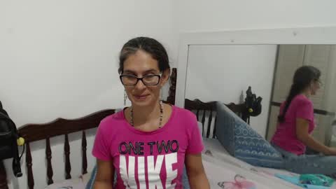Snapshot of kattydirty144 chatting on December 30, 9:08 pm angel online show from December 30, 9:08 pm