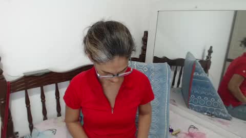Snapshot of kattydirty144 chatting on January 8, 9:34 pm angel online show from January 8, 9:34 pm