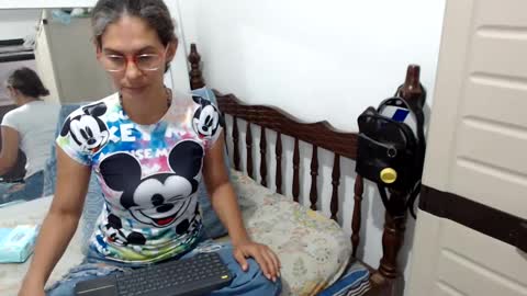 Snapshot of kattydirty144 chatting on February 15, 6:01 pm angel online show from February 15, 6:01 pm