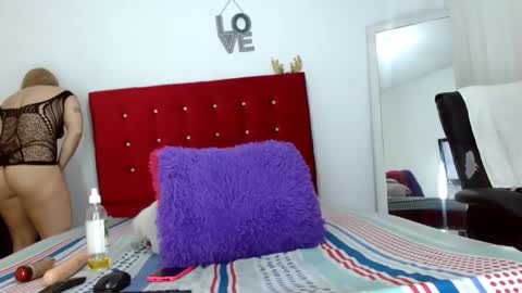 Snapshot of kattysex74 chatting on December 8, 2:52 pm kattysex74 online show from December 8, 2:52 pm