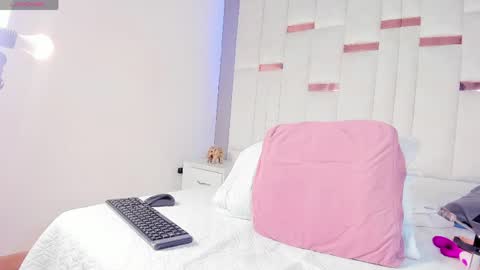 Snapshot of katya_rousseav chatting on May 23, 3:34 am Katya online show from May 23, 3:34 am