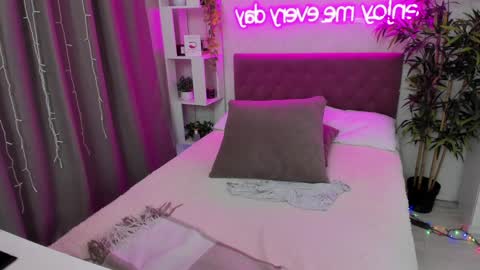 Kate online show from December 7, 7:38 am